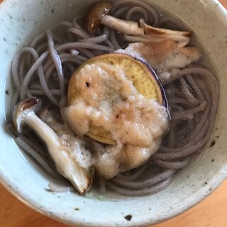 さつまいも天と焼きしめじの温蕎麦